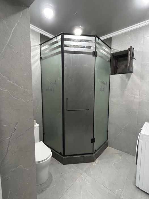 Стеклянный душевые кабинки и перегородоки