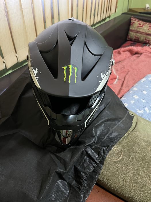 Продавам Каска Monster