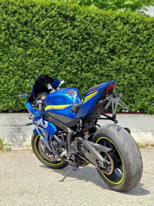Suzuki L 7 1000R