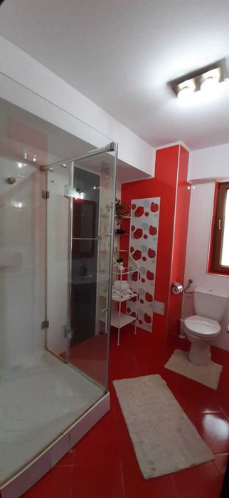 Particular închiriez apartament tot sezonul