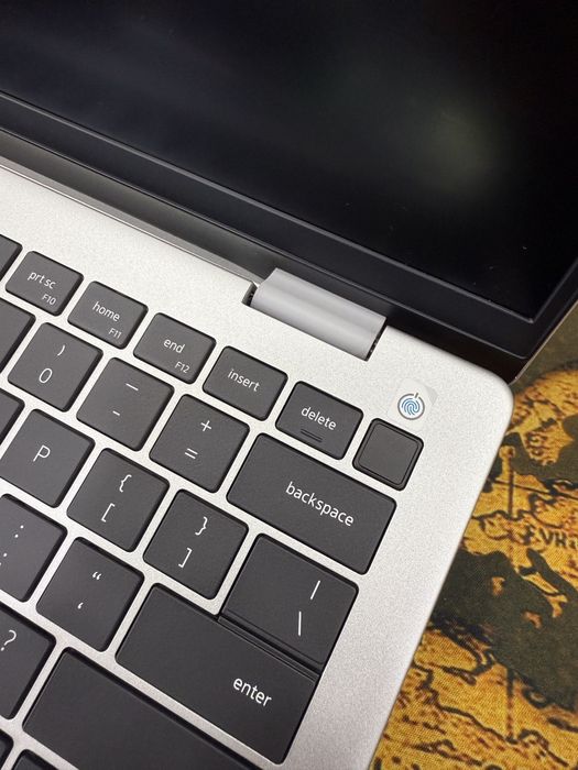 Noutbuk Dell Pro 14 Essential Intel Core 7-150U 16GB 1TB новый Yangi