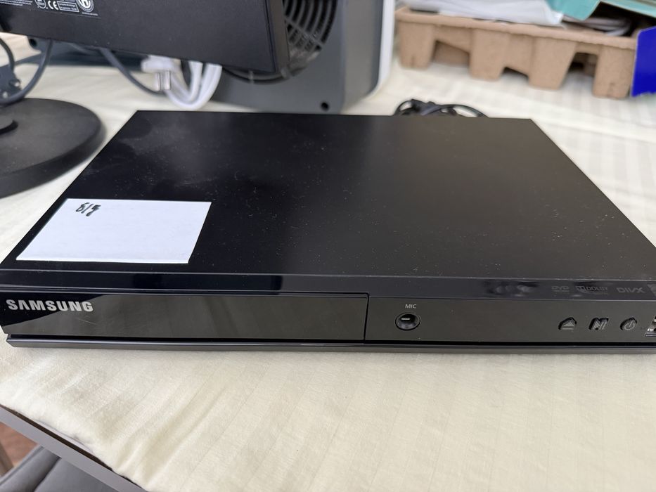 DVD-плеер Samsung DVD-E390KP с USB
