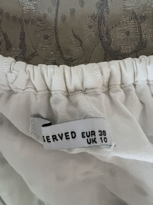 Rochita superba cu broderie englezeasca