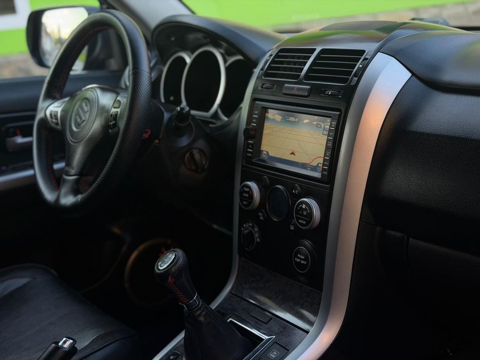 Suzuki Grand Vitara 2011 EURO 5 motor 1,9 diesel 129 cp. 4x4 la buton
