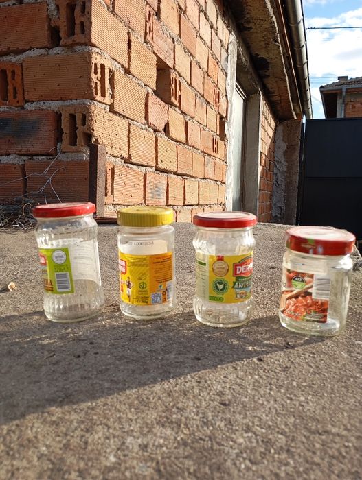 Буркани и шишета