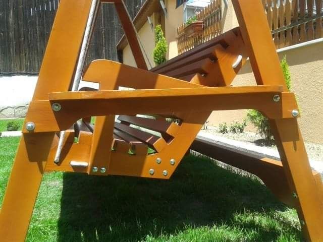 Градинска люлка от дърво