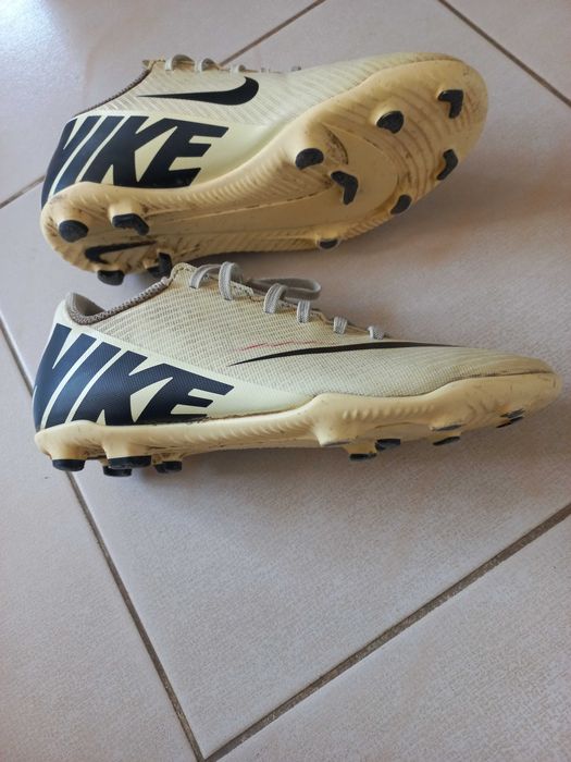 Футболни обувки NIKE