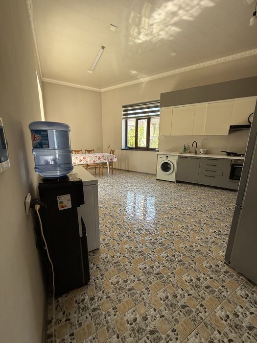 Yunsobod 17kv 2.5 sotix ucastka sotiladi