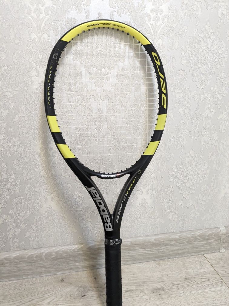 Babolat Aero Tour Pro Limited 40 000 .