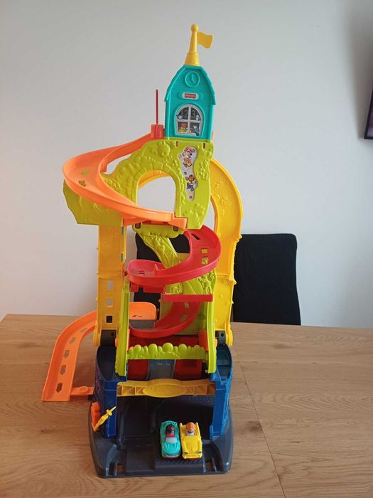Fisherprice писта кула 1,5 до 5 години