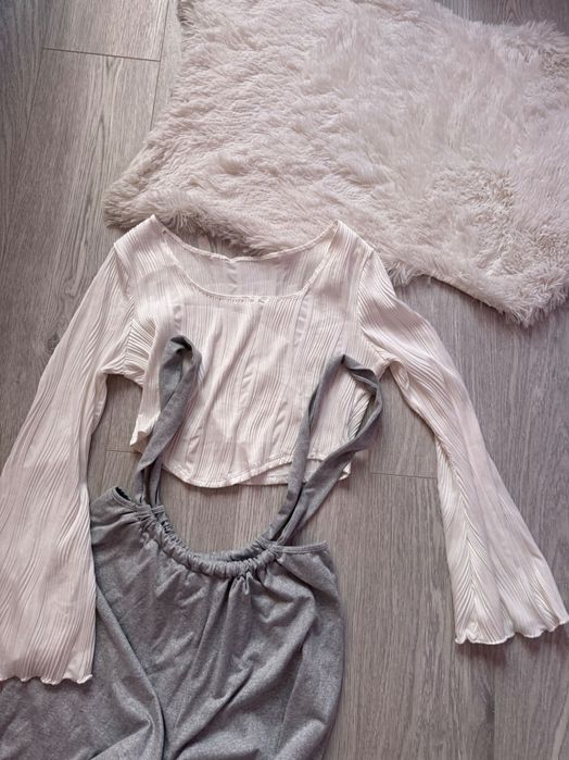 Сет с гащеризон и бяла блуза с широки ръкави