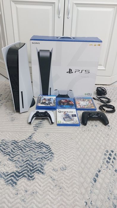 Продам PS5+2дж+4диска в идеале