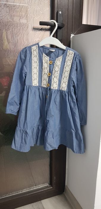 Vând rochiță fetițe ( LC Waikiki ) vârstă ( 2- 3 ani) !!!