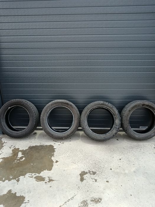 Vând set anvelope vara 235/55 R18