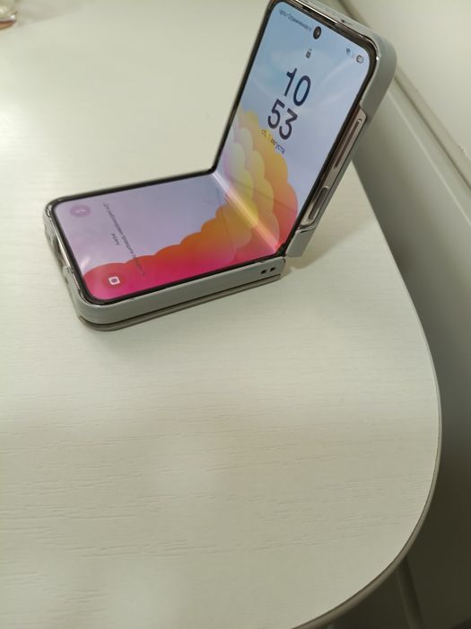 Galaxy Z Flip5 телефон раскладушка