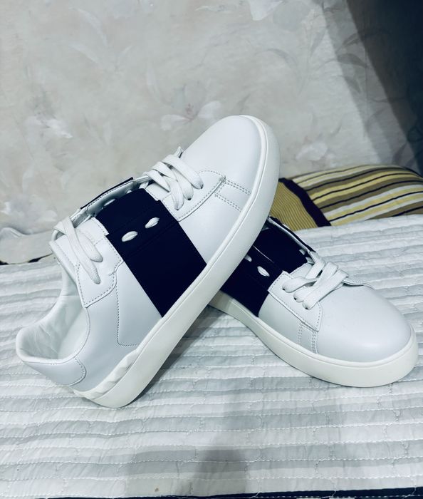 Новые кроссовки Valentino 42 размер