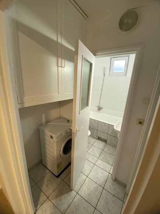 Închiriez apartament