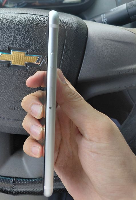 Продам iphone se