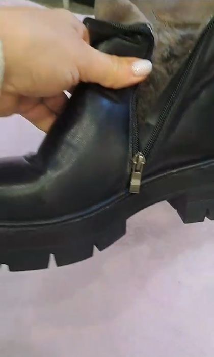 Продам зимнюю обувь 39 размер