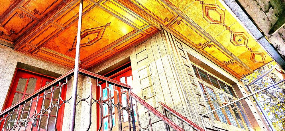 Янги  Тошкент майдонида.  Ер нархида.  Ховли уй жой 11 хонали 8 сотокл