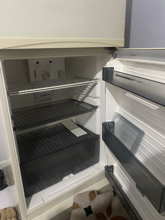 Холодильник всё работает