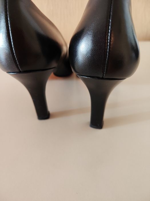 Женская фирменная обувь