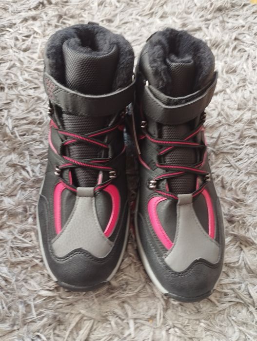 Нови обувки зимни номер 39