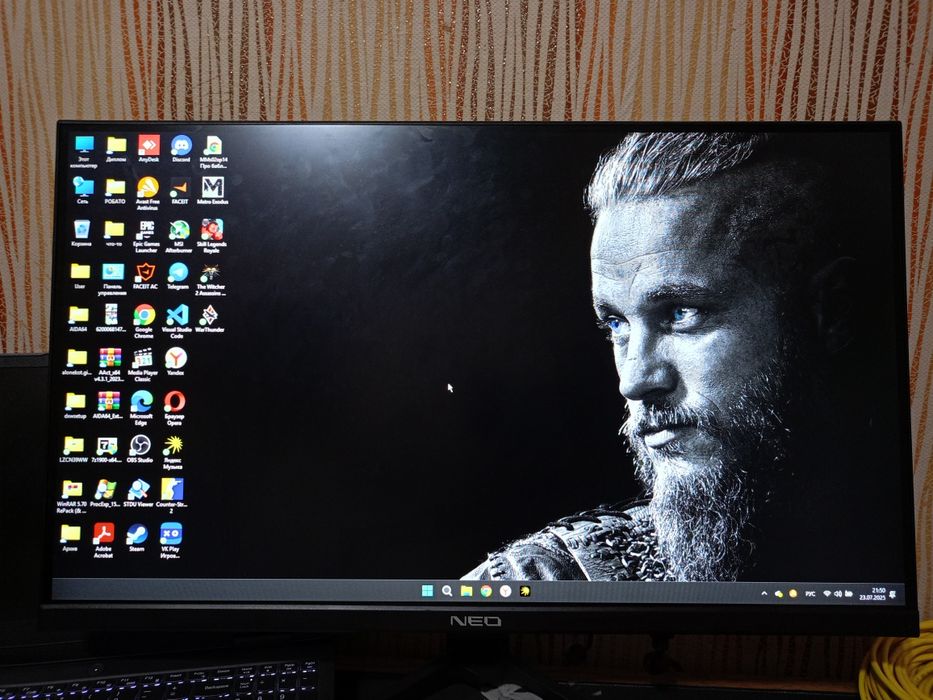 Монитор в отличном состоянии