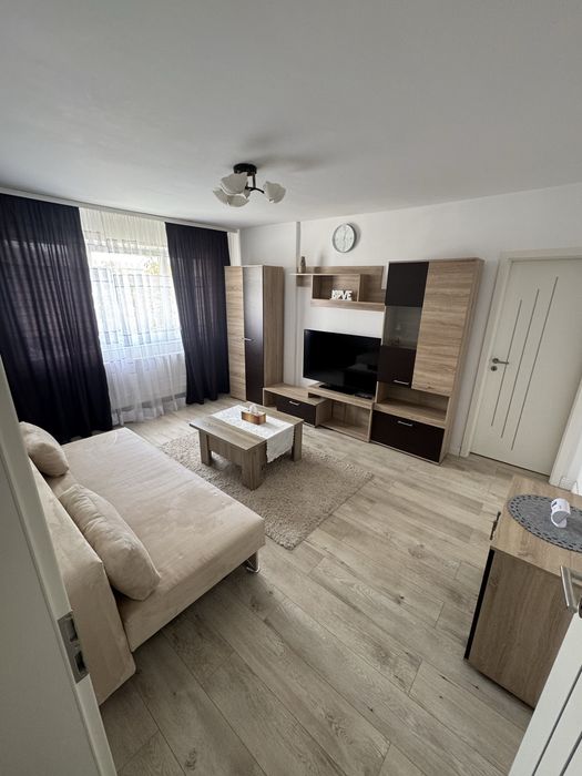 Închiriez apartament 2 camere, zona Decebal