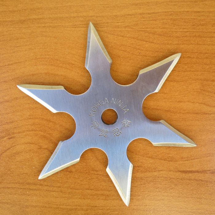 Шурикен - метална звезда