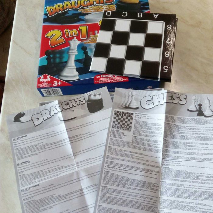 Нов Шах и Дама 2 в 1.Нов комплект перца за Бадминтон,федербал.