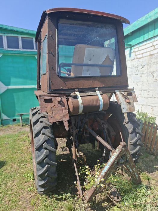 Трактор Т 24 с плугом