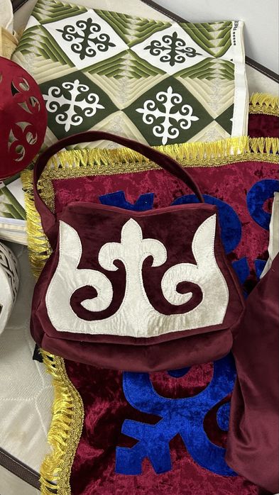 Тақия сөмкелер таза қолөнер