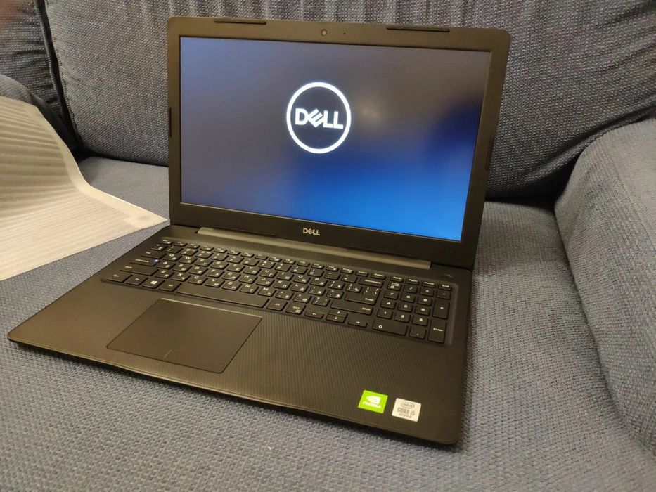 Ноутбук Dell 2025