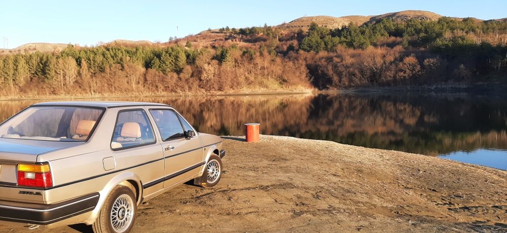 Ретро автомобил VW Jetta под наем