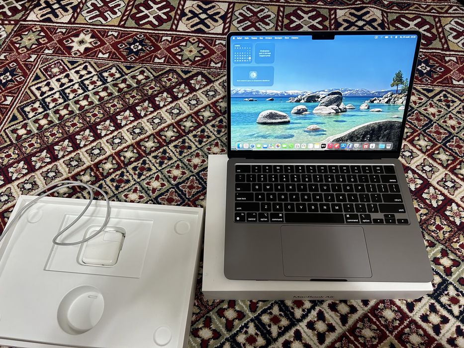 Продам Macbook air m3