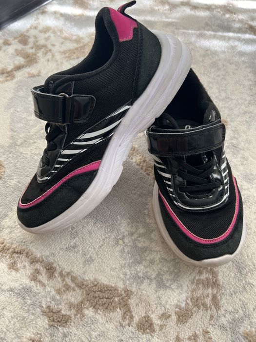 Кроссовки на девочку