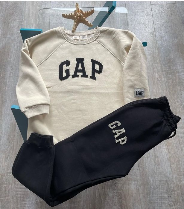 Детски дрешки , чисто нови с етикет .Размери от 3м до 14 г