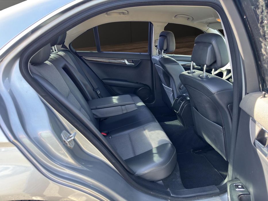 Mercedes Benz C200 - Rate fara avans! Km. certificati!