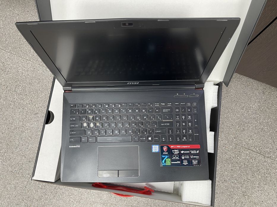 Ноутбук MSI Core i7 7700HQ 2800MHz