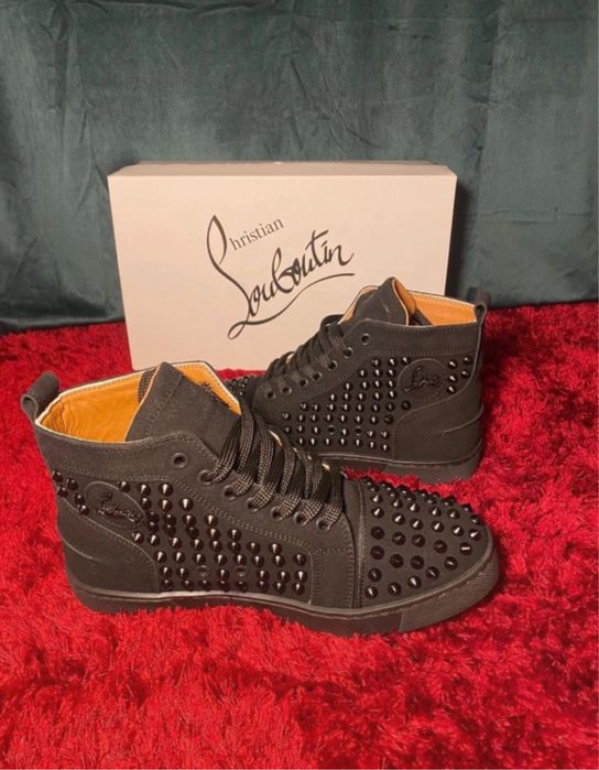 Black Louboutin size 41-42