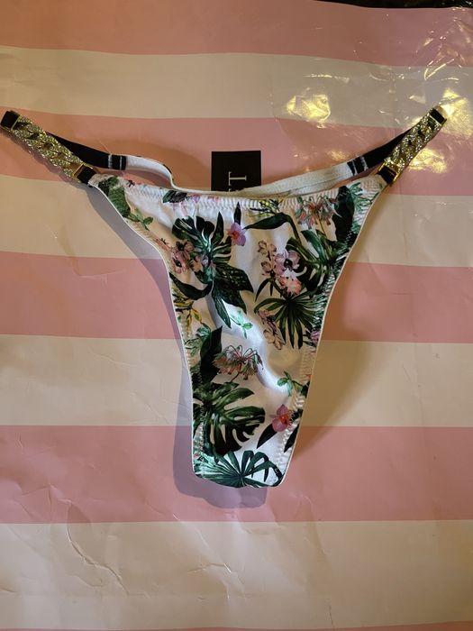 Lenjerie intima Victoria’s Secret
