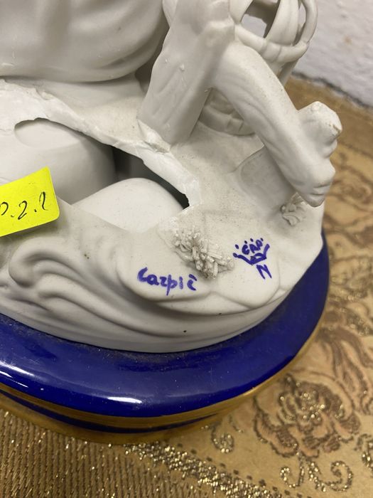 Италианска фигура на каподимонте бисквитен порцелан
