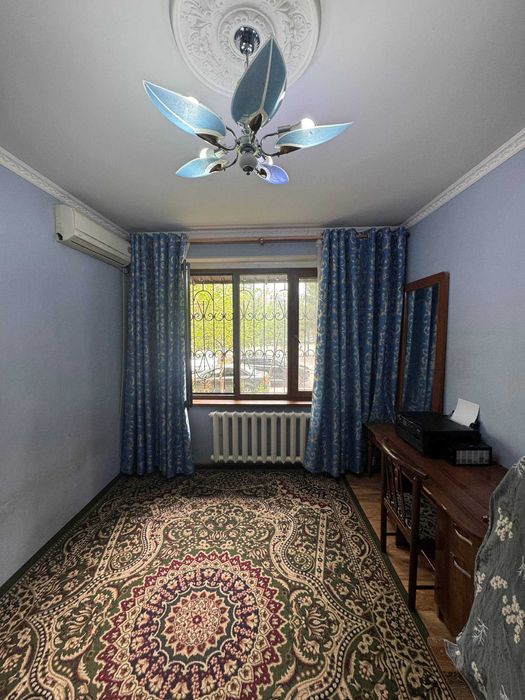 Продаётся 3-ком квартира с отличной локацией на ул. Алишера Навои.