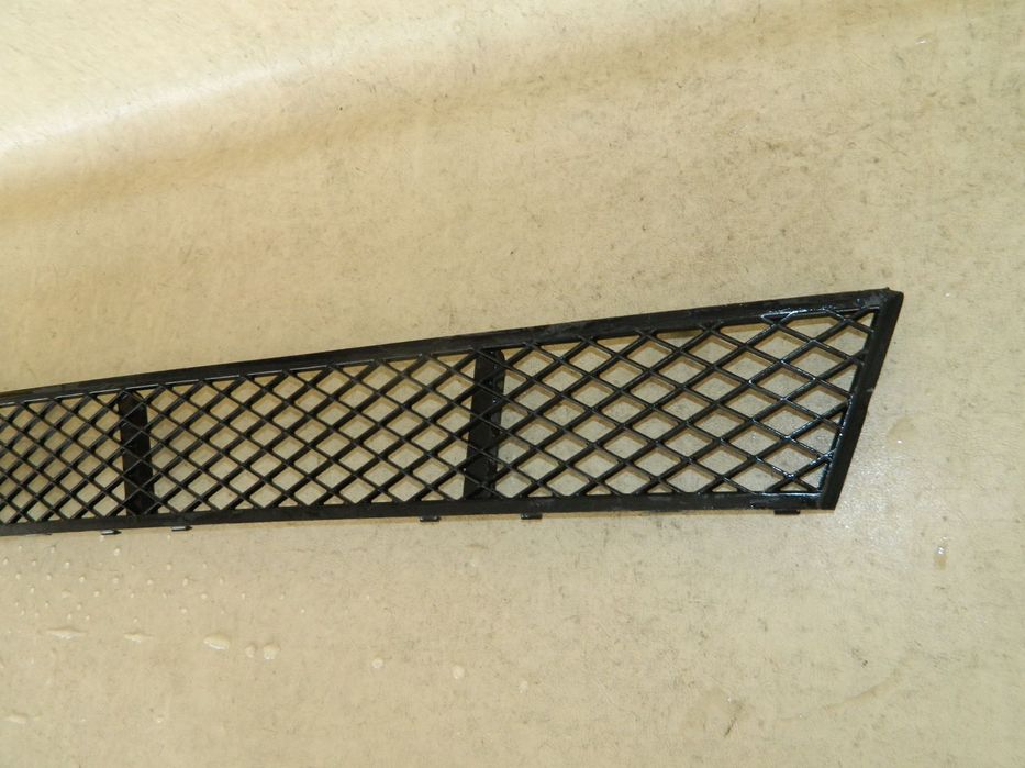 Grila centrala dintre proiectoare, BMW Seria 5, F10  /  F11, 2009, 2010, 2011, 2012, 2013,, 51117285950