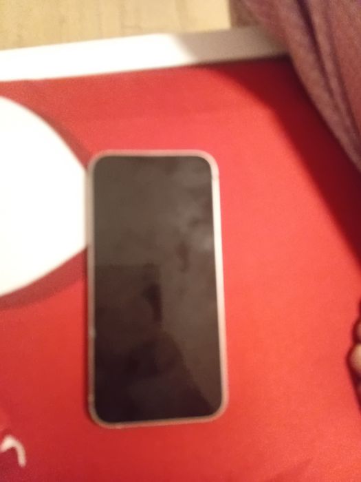 Se vinde un iPhone 13 funcționează impecabil