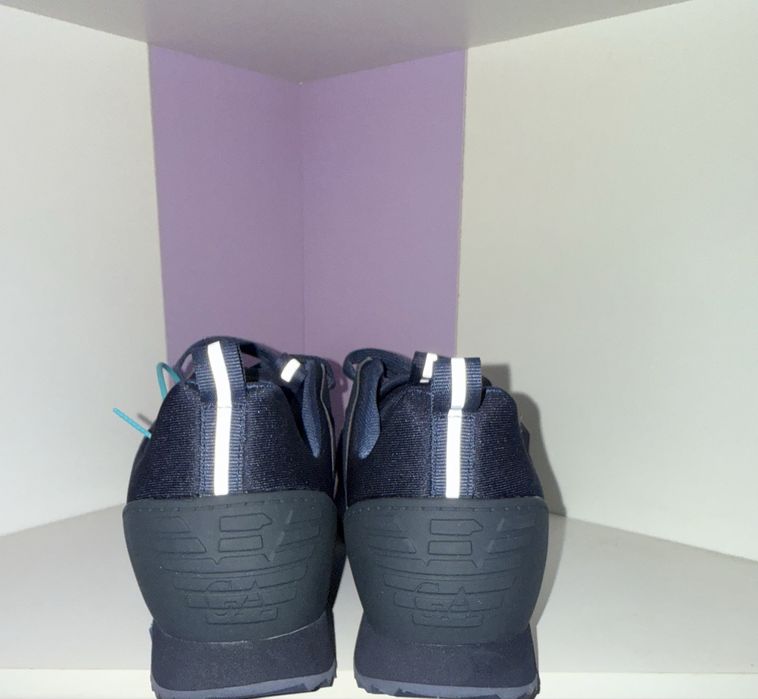 Крассовки armani