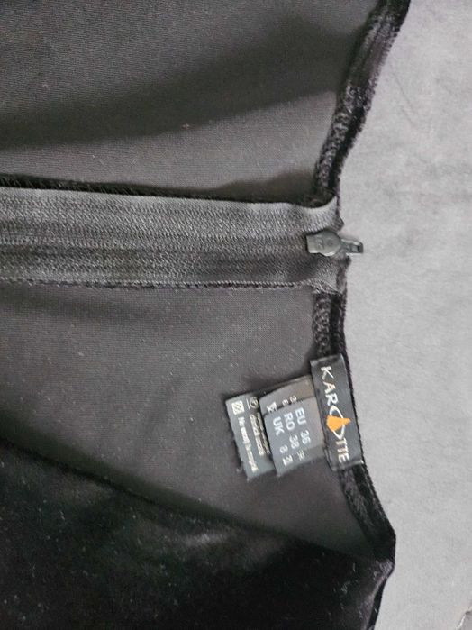 Vand rochie de catifea