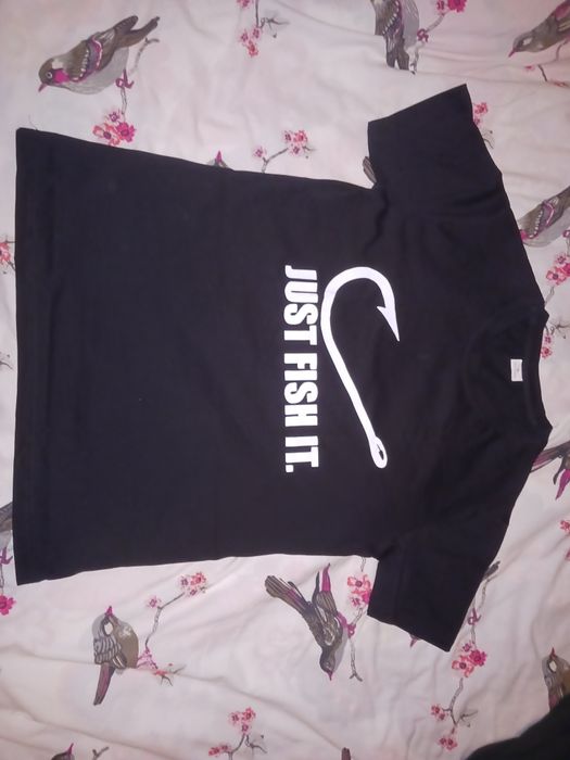 Tricou pescari "Just fish it" (stil Nike), nou