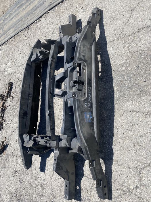 Очиларка маска туаран 2004г бензин